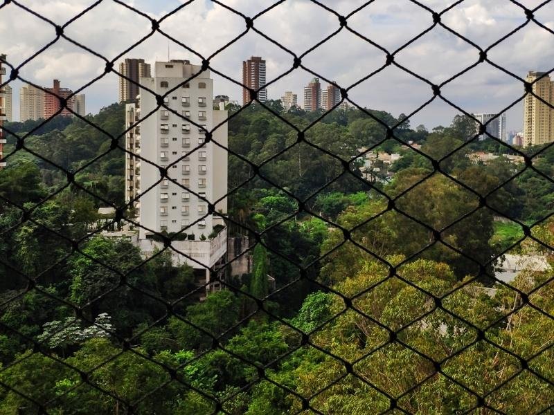 Instalação de rede de segurança em Morungaba